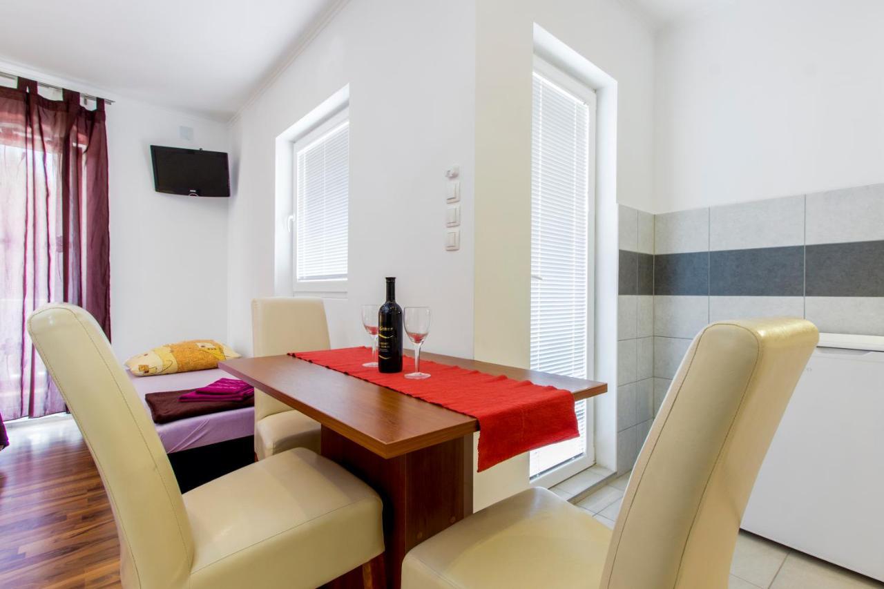 Apartmani Mariva Vodice Exteriör bild