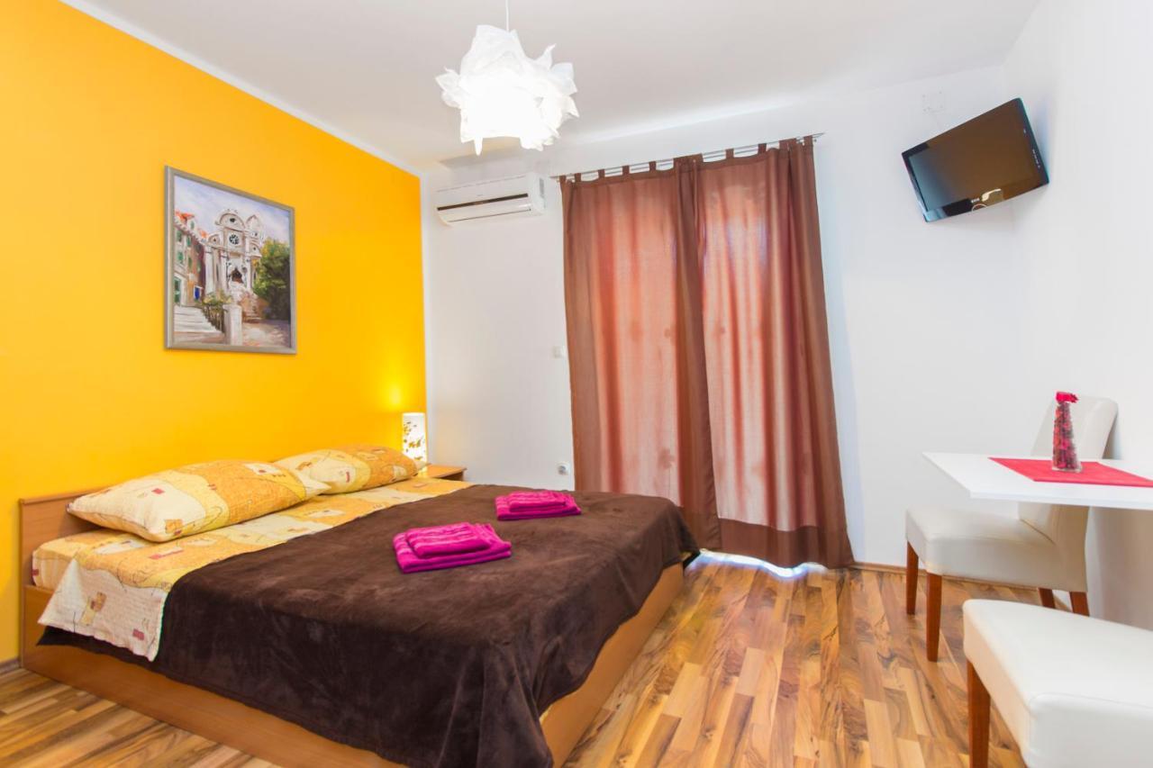 Apartmani Mariva Vodice Exteriör bild